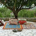 Papanikola 3*