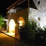 Hotel Papanikola 3*
