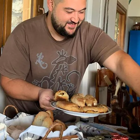 Papanikola Hotell Piána