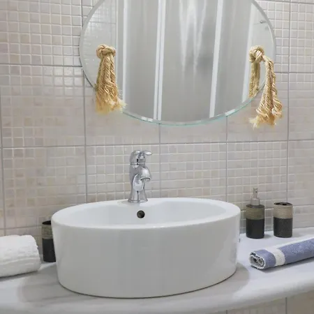 Papanikola Hotel 3*