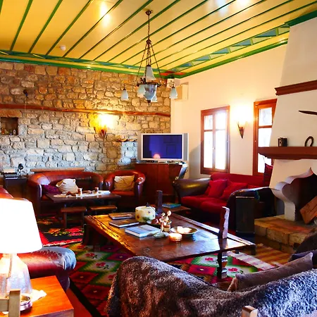 Papanikola ホテル Piána