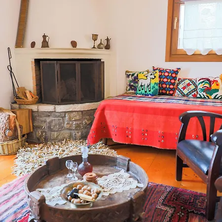 Papanikola ホテル 3*