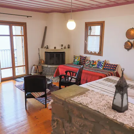 ホテル Papanikola