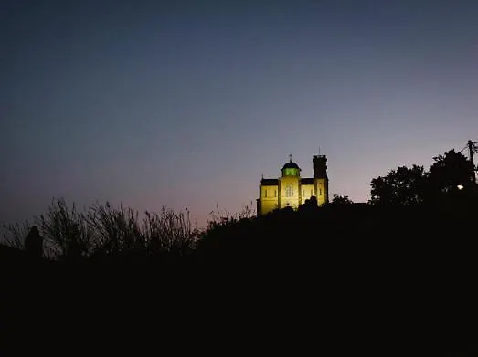 Papanikola Hotell Piána