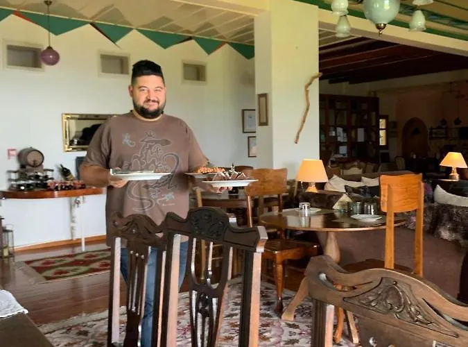 Papanikola ホテル 3*