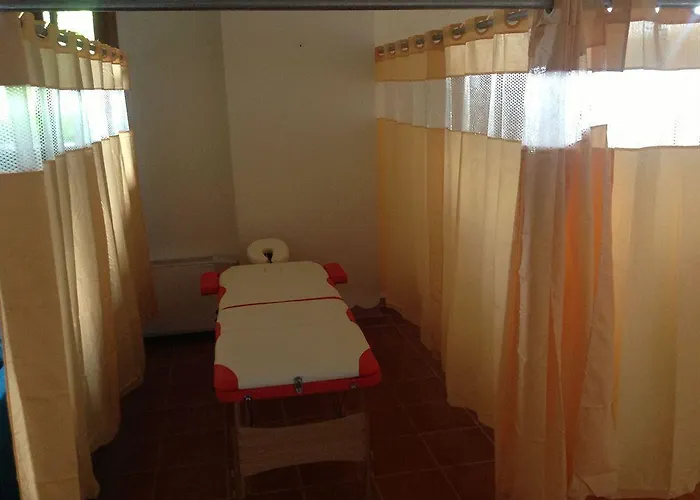 Papanikola Hotell Piána