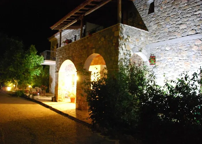 Hotell Papanikola 3*