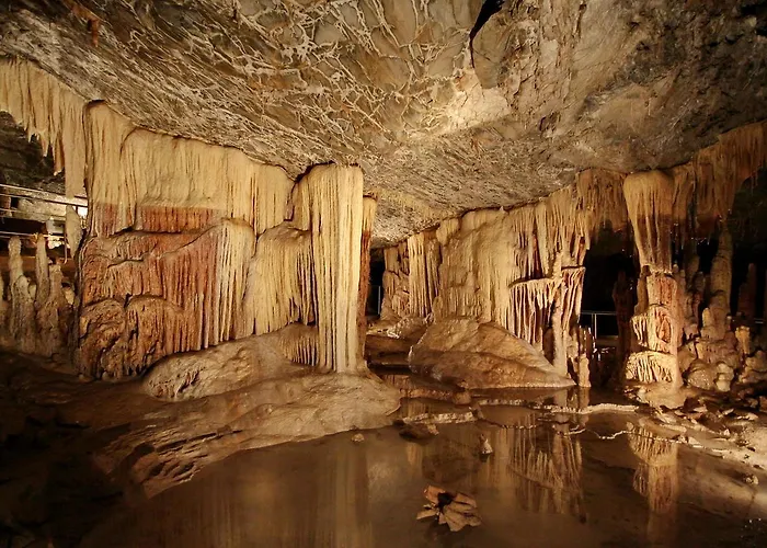 Papanikola Hotell 3*